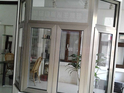 鋁合金門(mén)窗